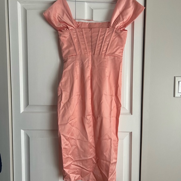 Off the shoulder pink dress - Picture 2 of 3